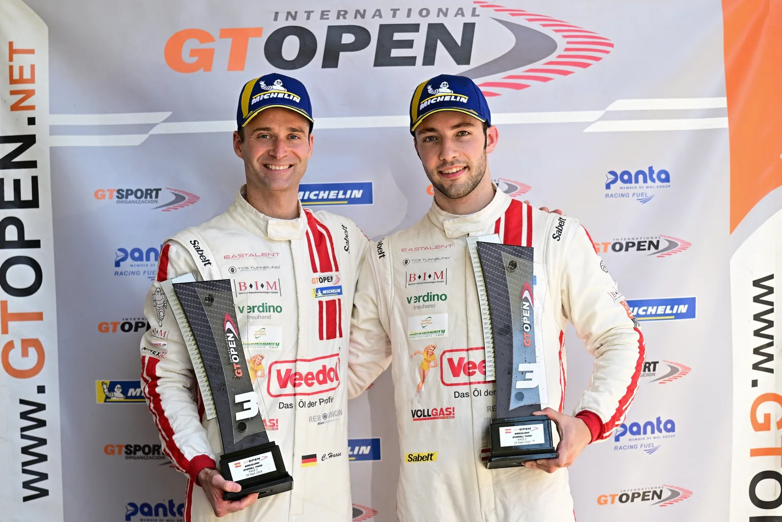 Pokal und Punkte in Barcelona